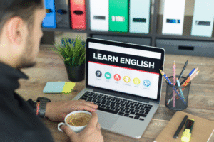 Por que estudar inglês sozinho pode atrasar sua fluência em até 3 anos e como evitar esse erro